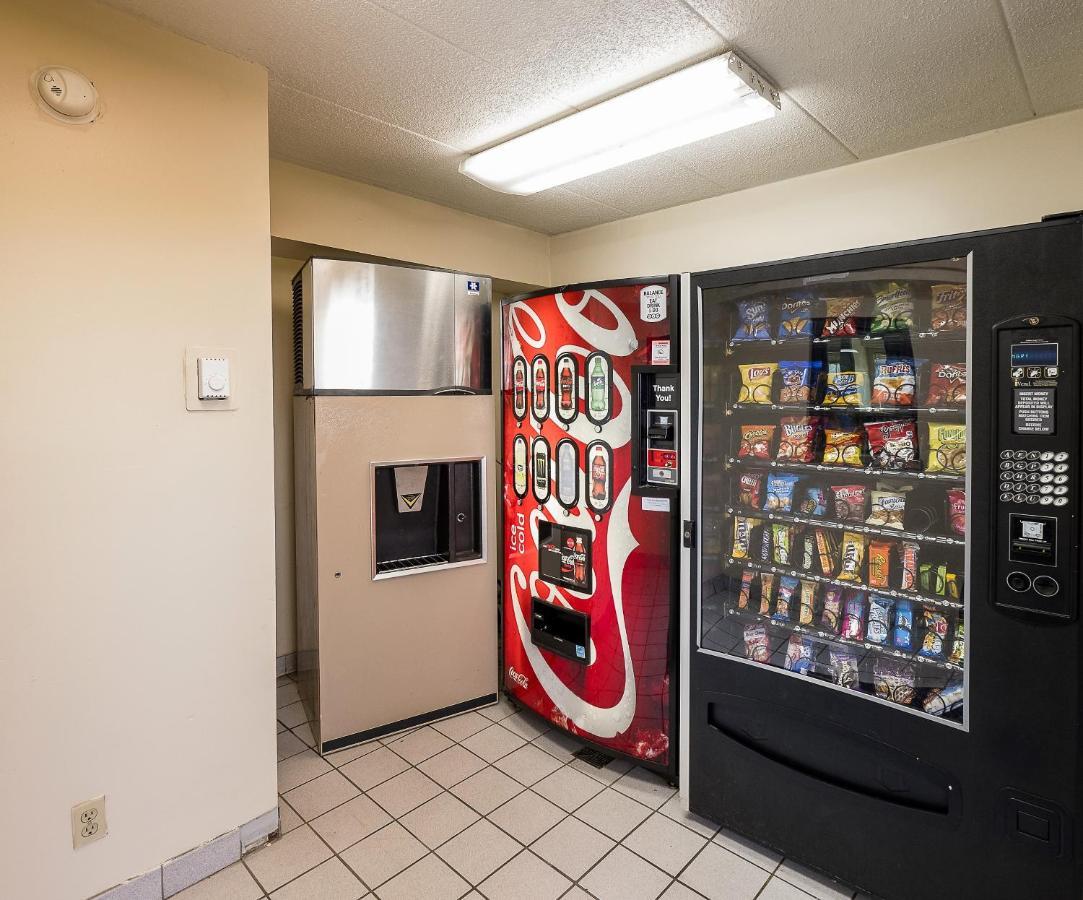 Cherry Grove Red Roof Inn Cincinnati East - Beechmont מראה חיצוני תמונה