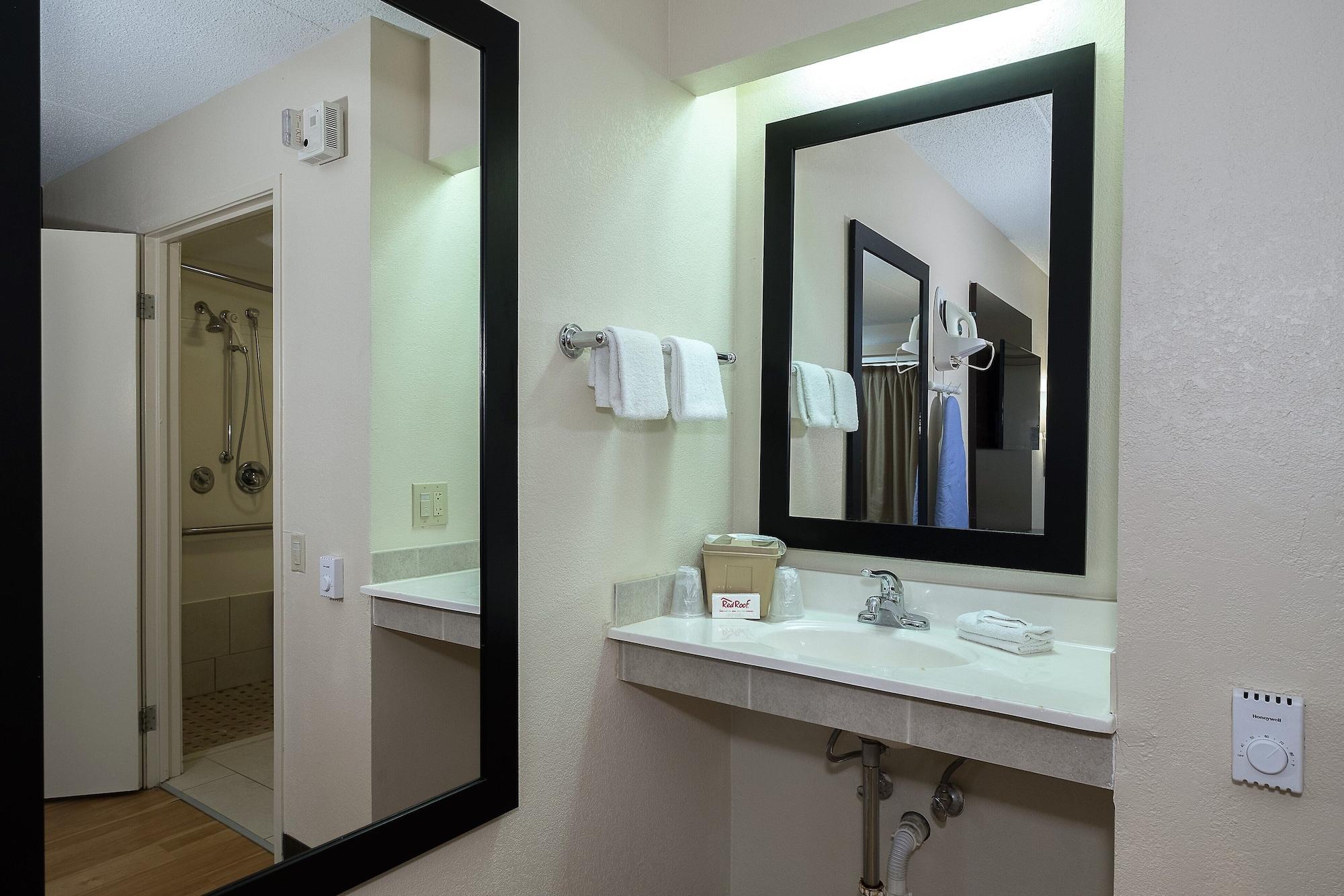 Cherry Grove Red Roof Inn Cincinnati East - Beechmont מראה חיצוני תמונה