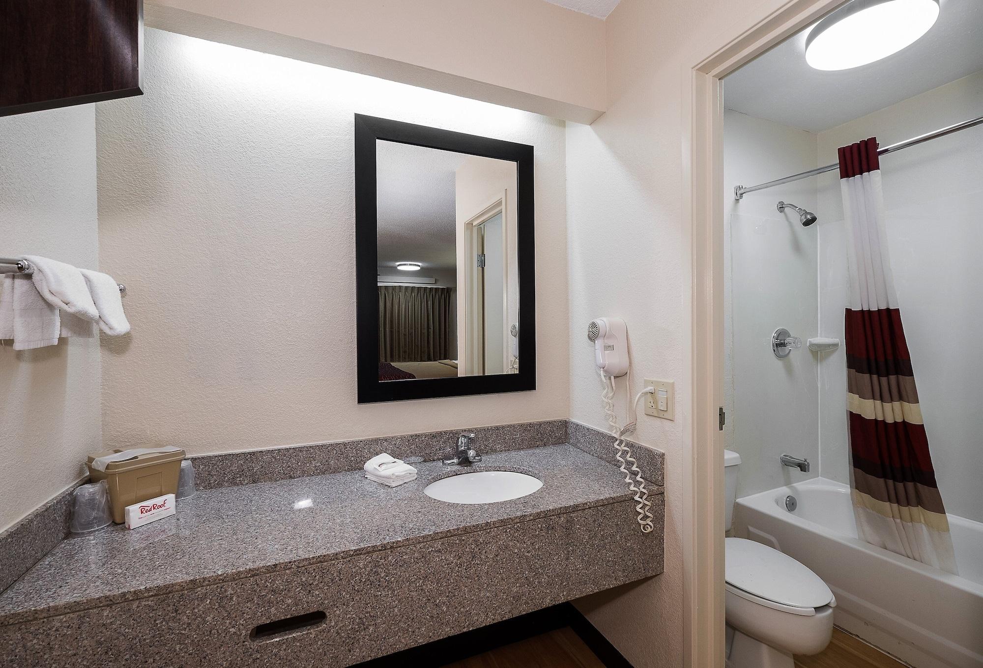 Cherry Grove Red Roof Inn Cincinnati East - Beechmont מראה חיצוני תמונה