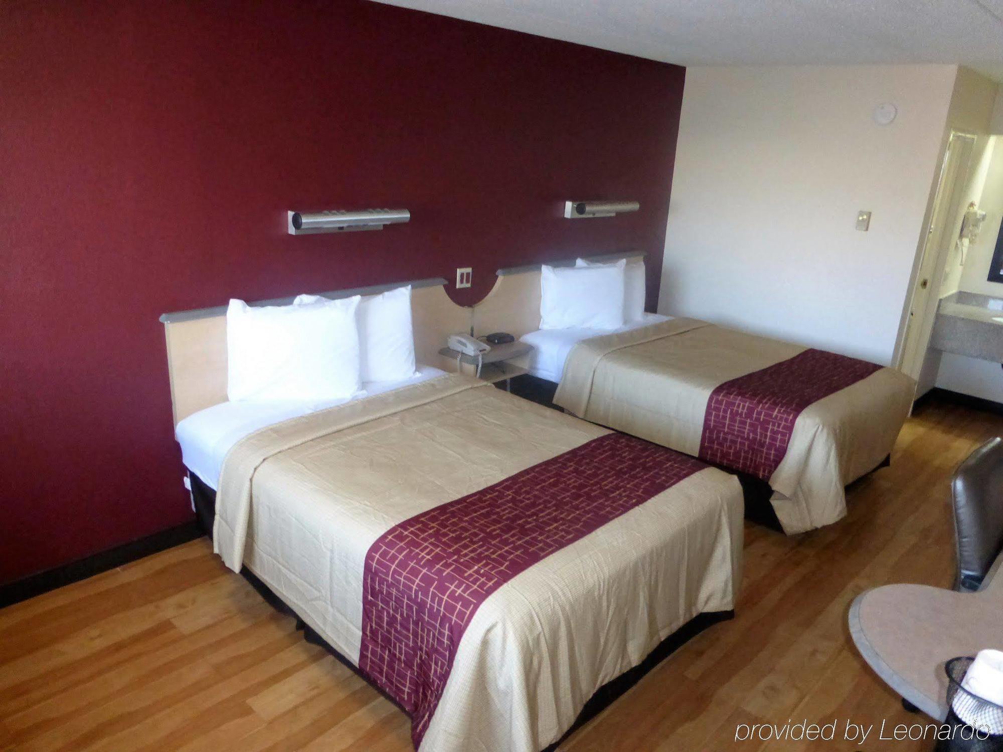 Cherry Grove Red Roof Inn Cincinnati East - Beechmont מראה חיצוני תמונה