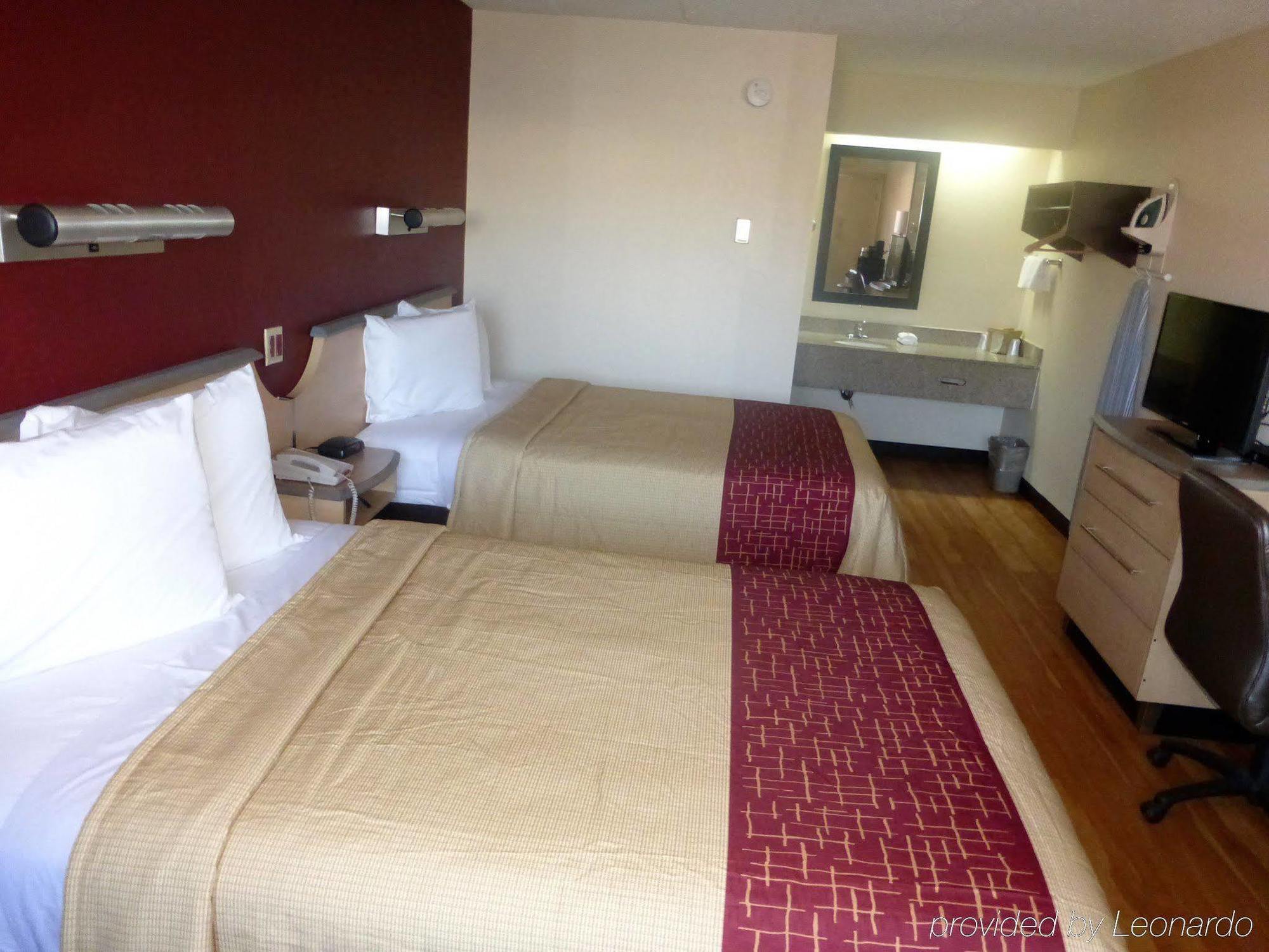 Cherry Grove Red Roof Inn Cincinnati East - Beechmont מראה חיצוני תמונה
